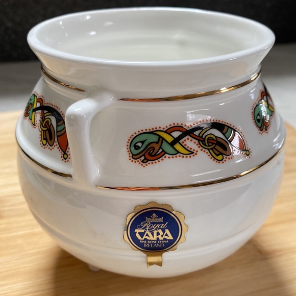 Royal Tara Three Legged Pot Handmade in Ireland —Book Of Kells Collection - Picture 4 of 9